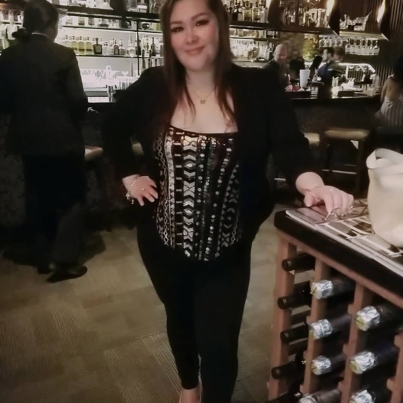 Meet your Posher, Precilla - Picture 3 of 7